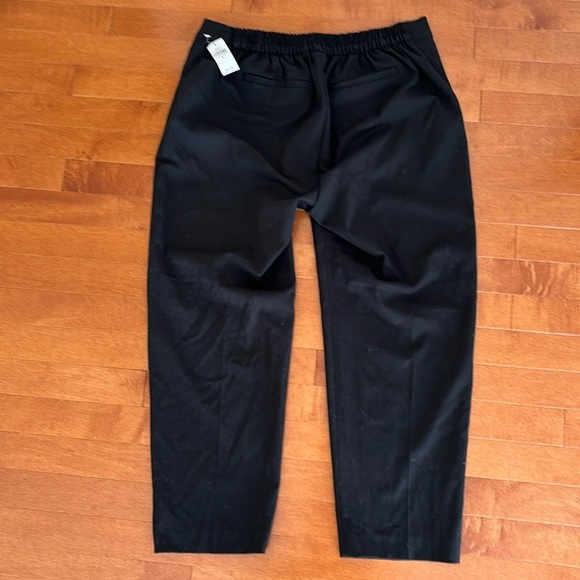 Never Worn GAP Maternity Under Belly Black Pant - Picture 4 of 5